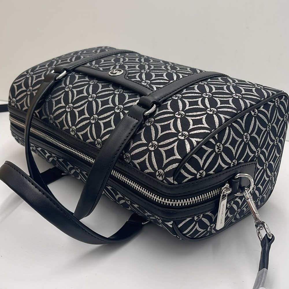 MICHAEL KORS JST TRAVEL MEDIUM DUFFLE SATCHEL SHOULDER CROSSBODY BAG MK NWT - Picture 7 of 16